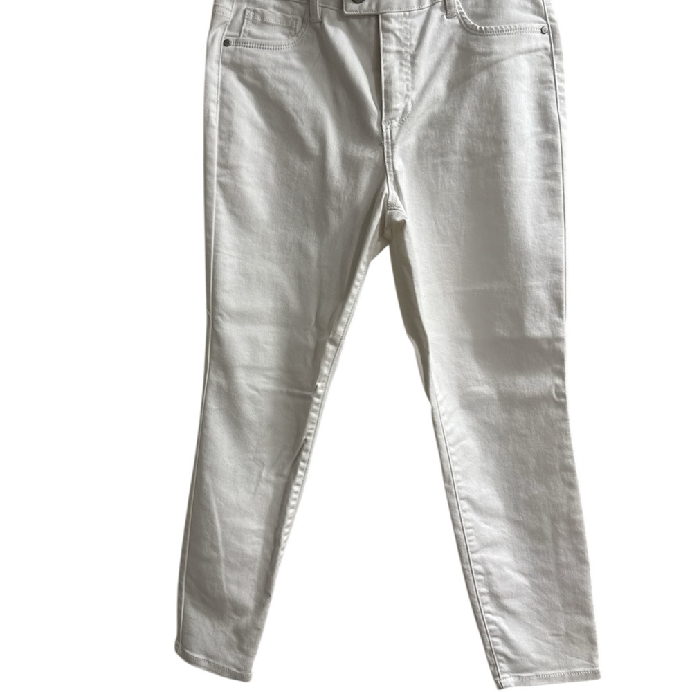White Women's Stretch Skinny Jeans